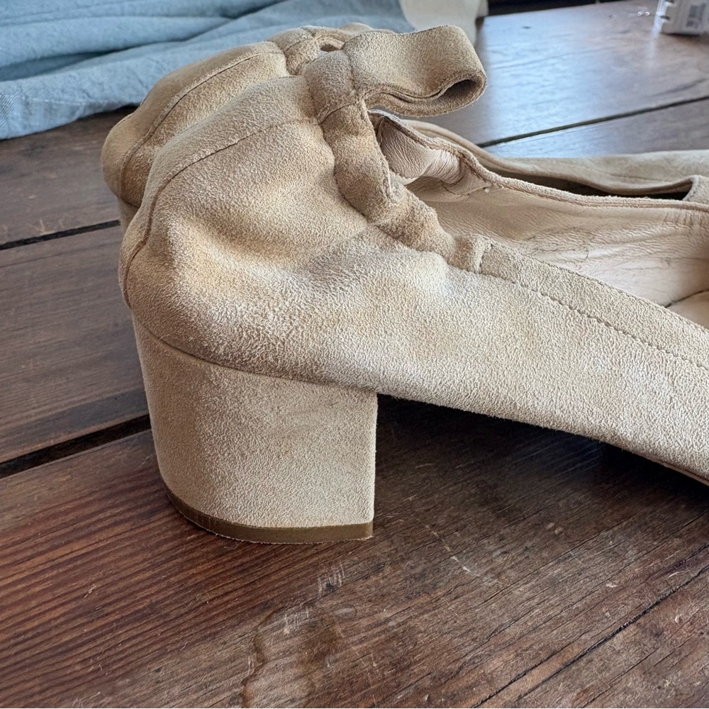 Everlane Tan Suede Day Heel - Picture 5 of 12